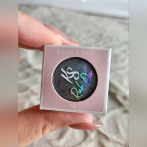 Kiara Sky Rub On Holo